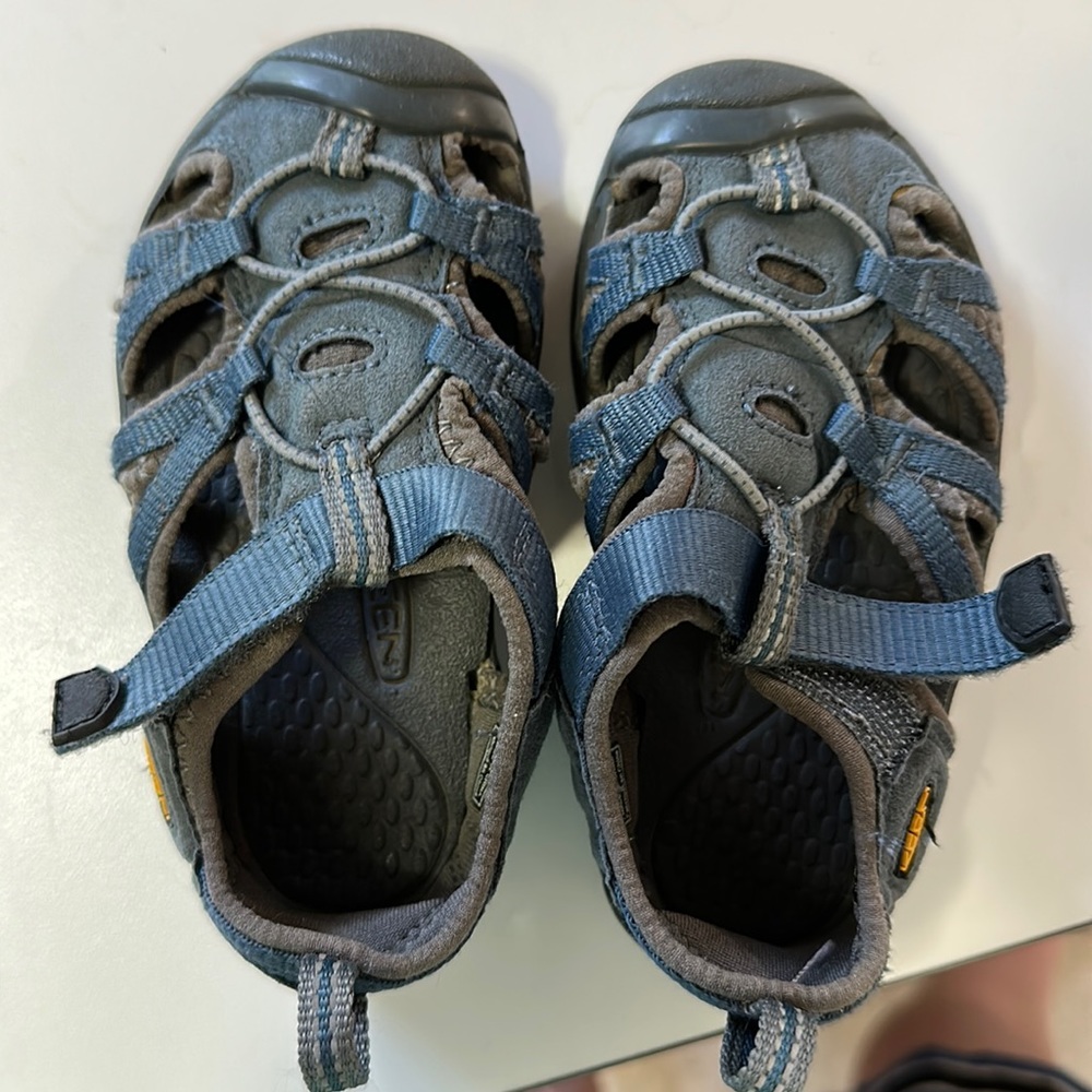 Boys Keen shoes